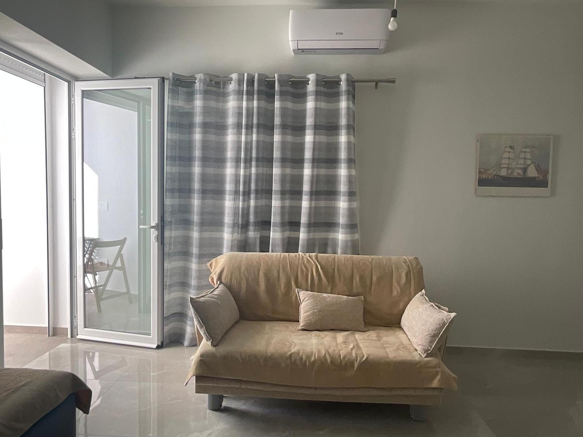 Mojito Beach Apartments With Free Parking Саранда Номер фото
