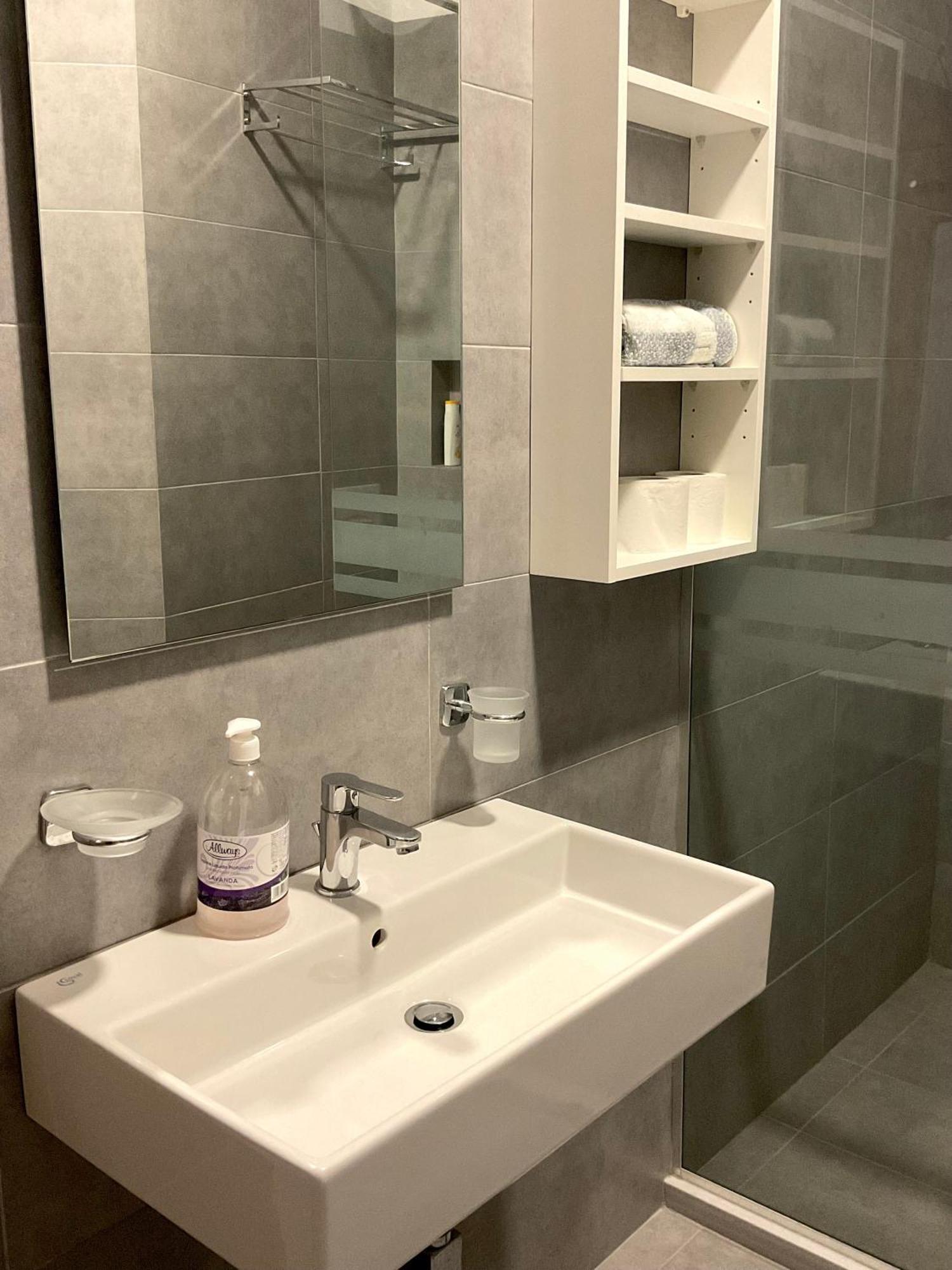 Mojito Beach Apartments With Free Parking Саранда Номер фото