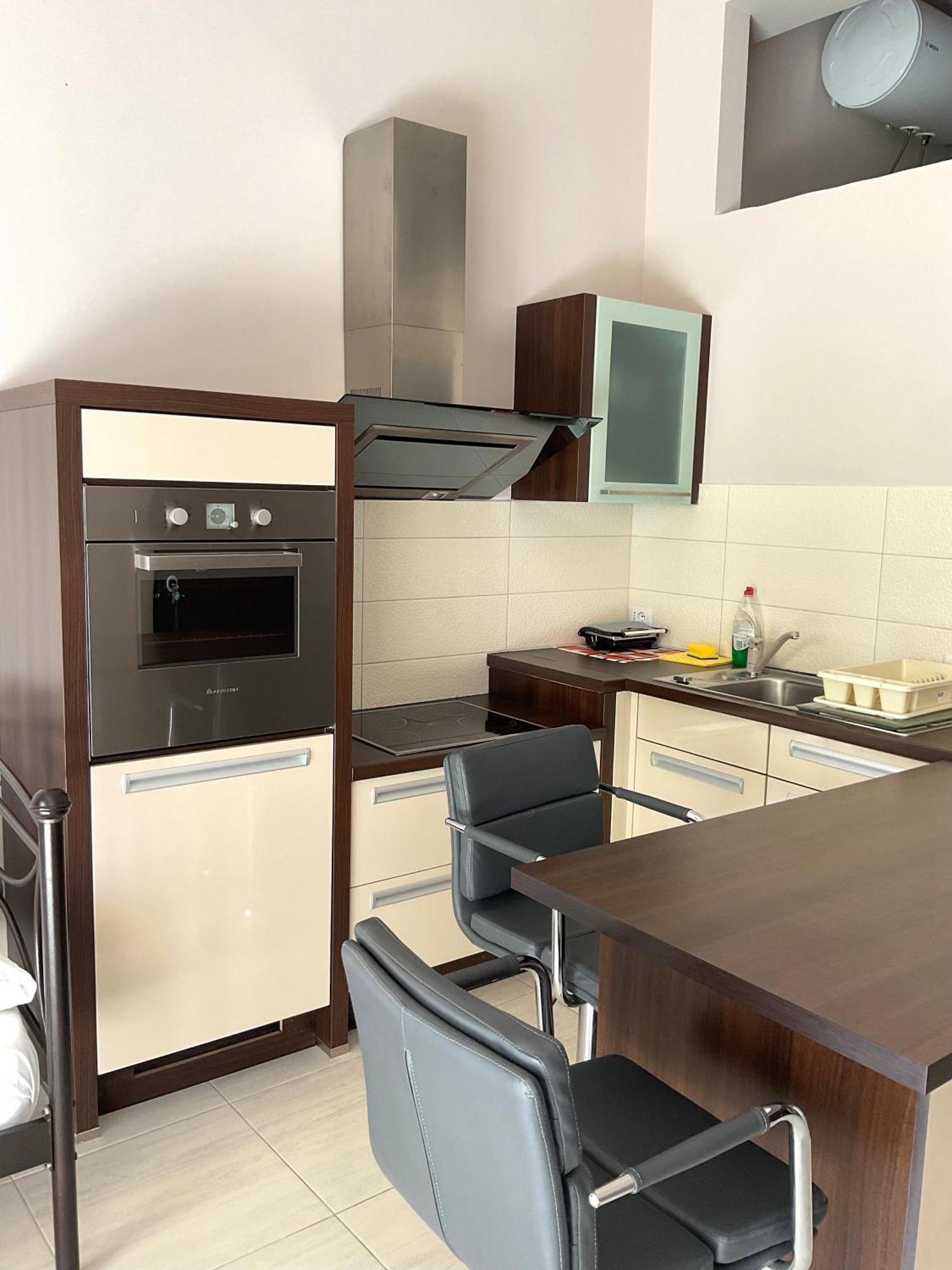 Mojito Beach Apartments With Free Parking Саранда Номер фото